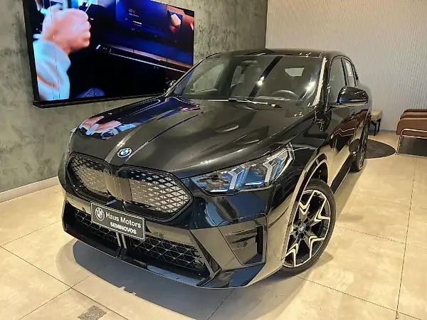 BMW IX2 - Imagem 1