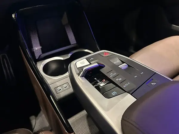 BMW IX2 - Imagem 6