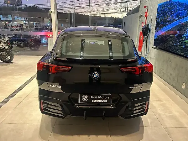 BMW IX2 - Imagem 10