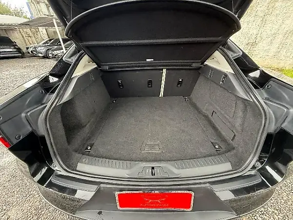 Jaguar I-pace - Imagem 13