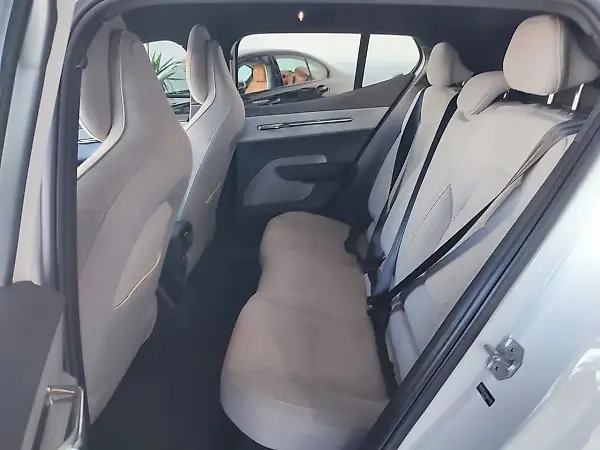 Volvo EX30 - Imagem 20