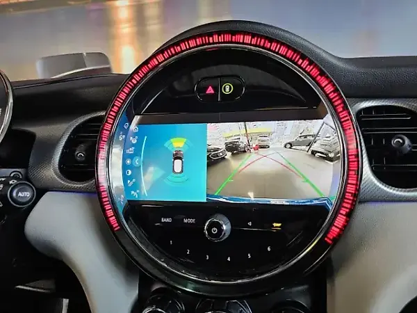 Mini Cooper SE - Imagem 17