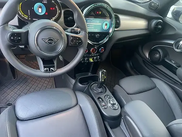Mini Cooper SE - Imagem 13