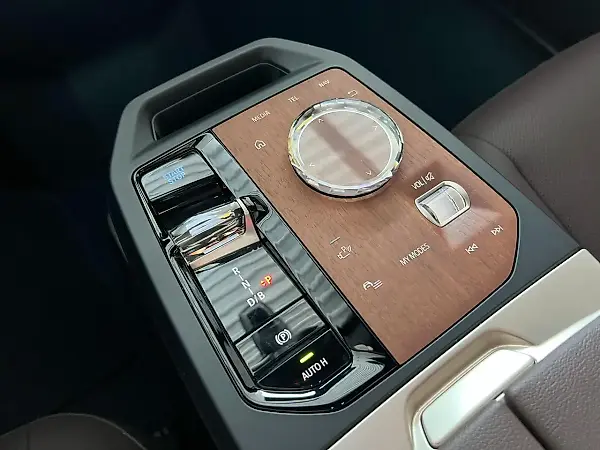 BMW Ix - Imagem 10