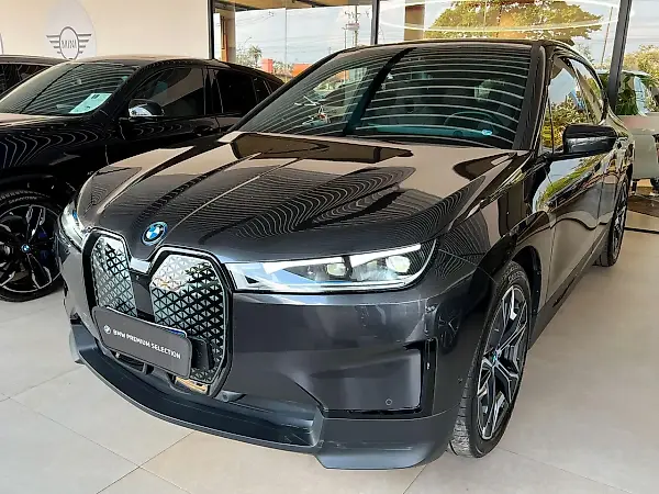 BMW Ix - Imagem 2