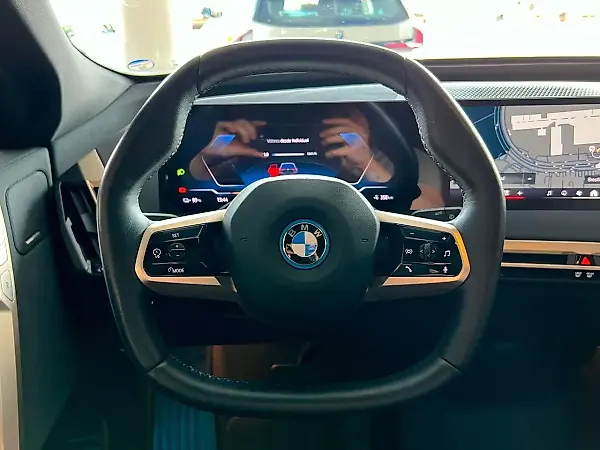 BMW Ix - Imagem 7
