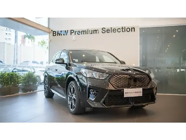 BMW IX2 - Imagem 1