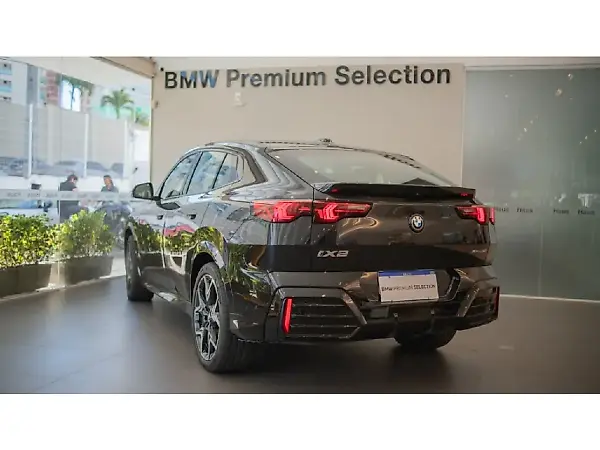 BMW IX2 - Imagem 8