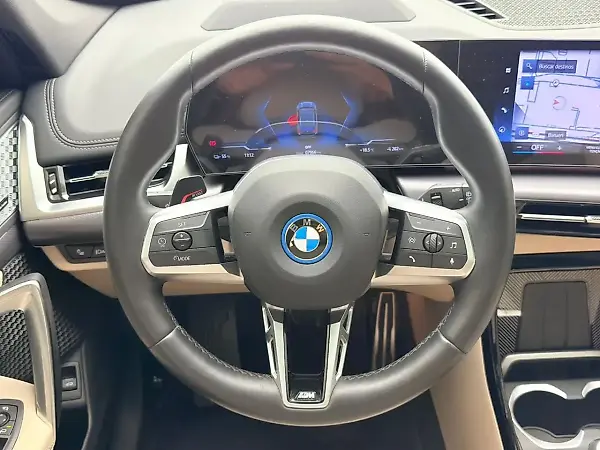 BMW IX1 - Imagem 11