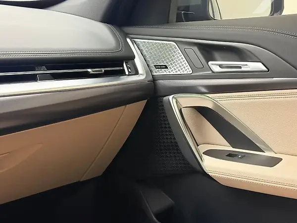 BMW IX1 - Imagem 16
