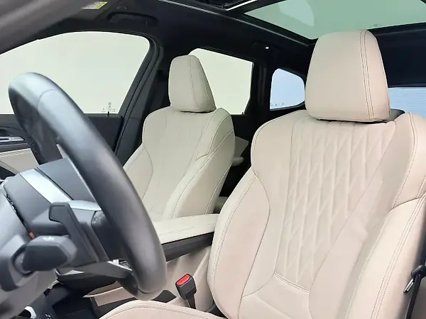 BMW IX1 - Imagem 18