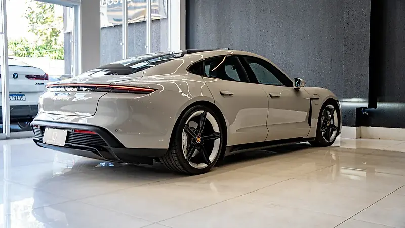 Porsche Taycan - Imagem 6