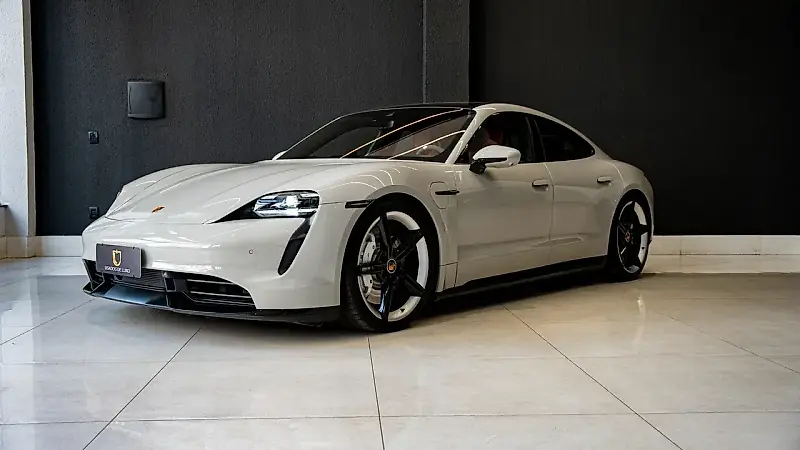 Porsche Taycan - Imagem 1