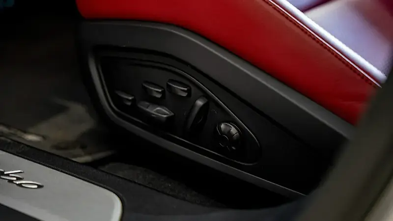 Porsche Taycan - Imagem 15