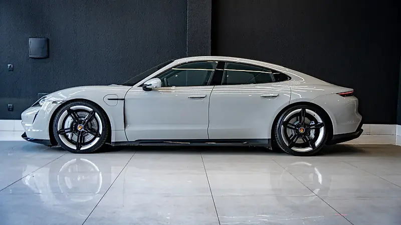 Porsche Taycan - Imagem 7