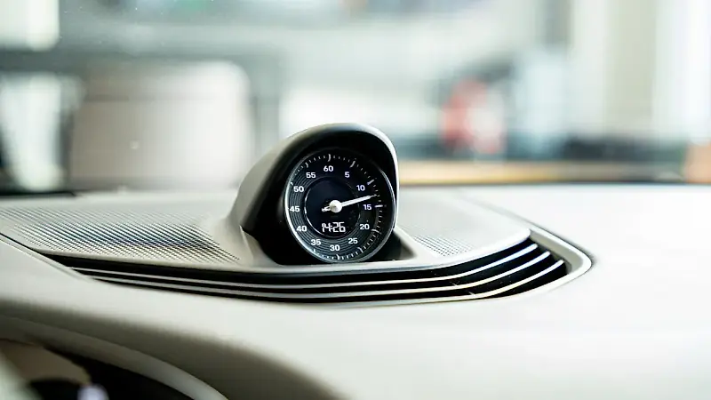 Porsche Taycan - Imagem 12