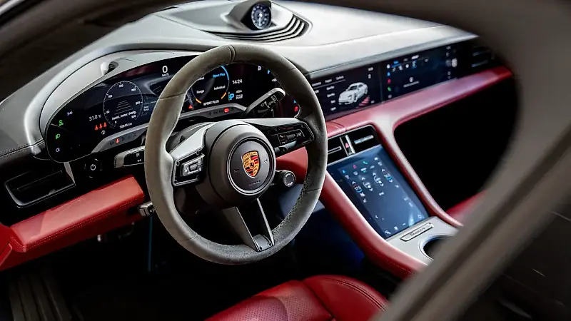 Porsche Taycan - Imagem 9