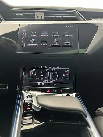 Audi Q8 Sportback E-tron - Imagem 3