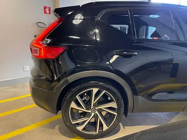 Volvo XC40 Recharge Plug-in Hybrid - Imagem 6