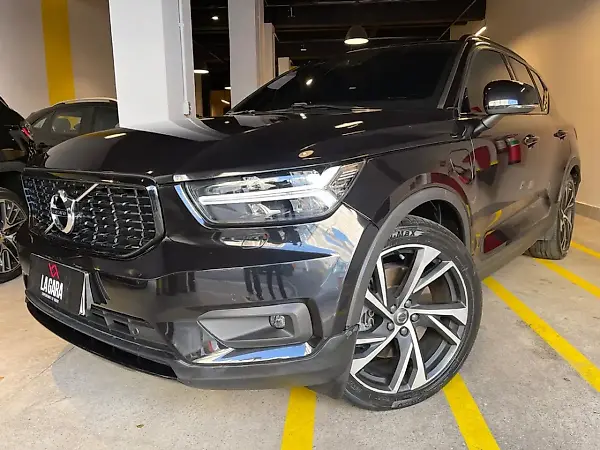 Volvo XC40 Recharge Plug-in Hybrid - Imagem 1