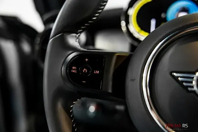 Mini Cooper SE - Imagem 9