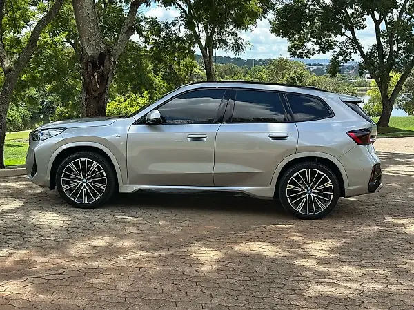 BMW IX1 - Imagem 3