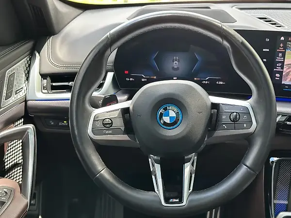 BMW IX1 - Imagem 11