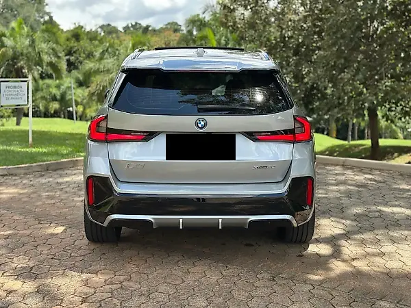 BMW IX1 - Imagem 5