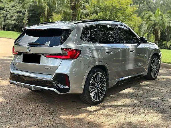 BMW IX1 - Imagem 6