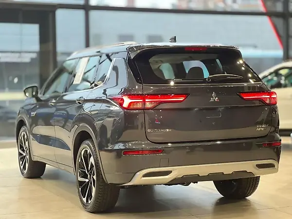 Mitsubishi Outlander Plug-in Hybrid - Imagem 6
