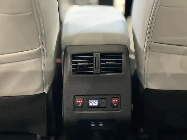 Mitsubishi Outlander Plug-in Hybrid - Imagem 10