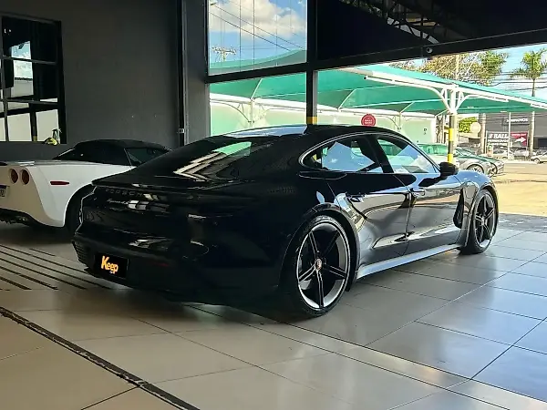 Porsche Taycan - Imagem 6