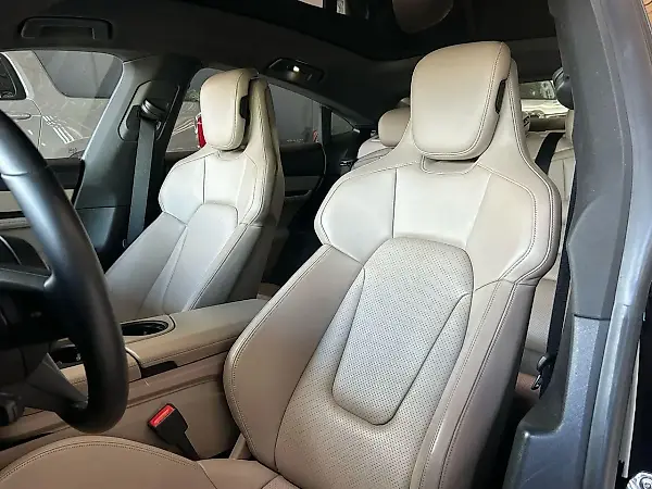 Porsche Taycan - Imagem 17