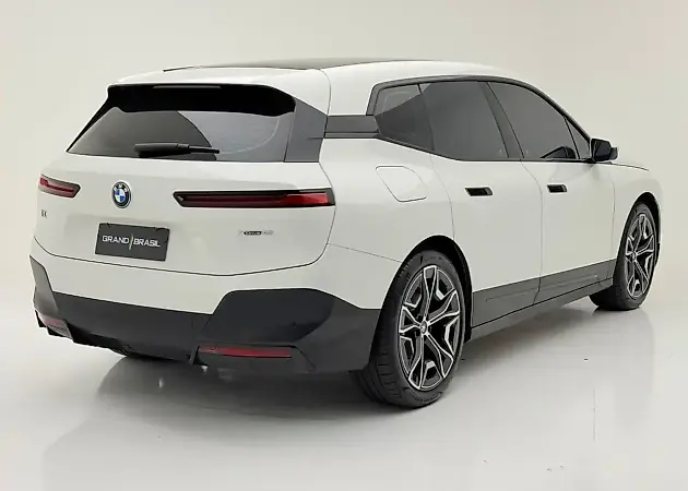 BMW Ix - Imagem 3