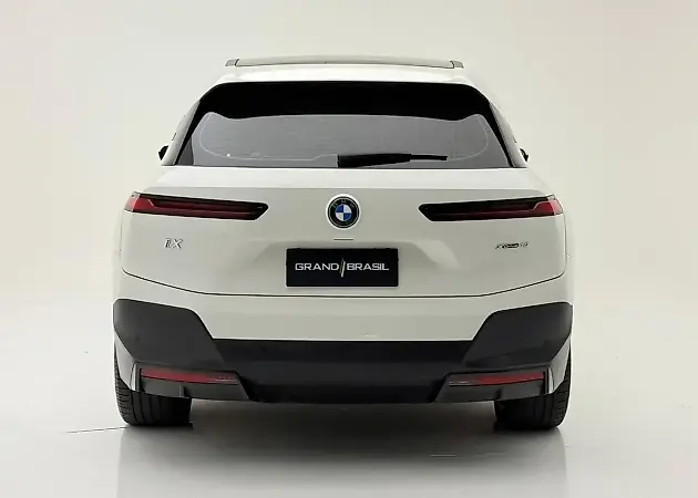 BMW Ix - Imagem 4