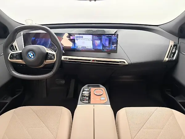BMW Ix - Imagem 9