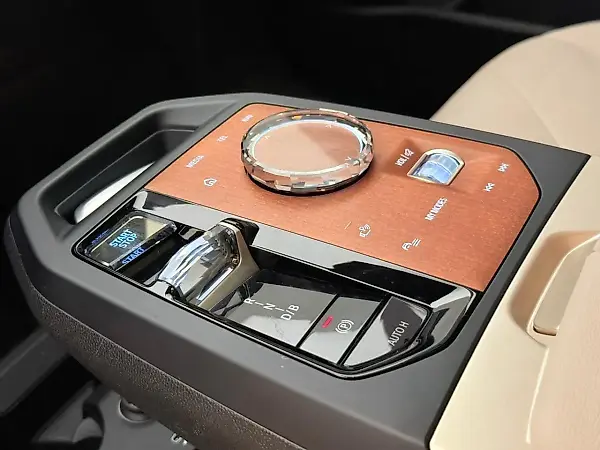 BMW Ix - Imagem 15