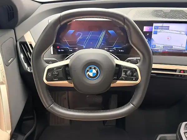 BMW Ix - Imagem 11