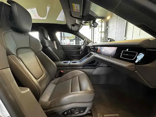 Porsche Taycan - Imagem 13