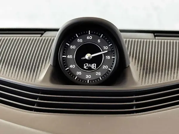 Porsche Taycan - Imagem 12