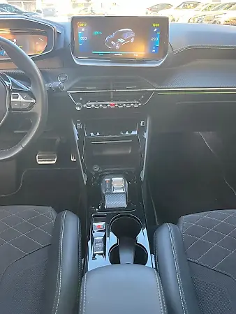 Peugeot E-208 - Imagem 14