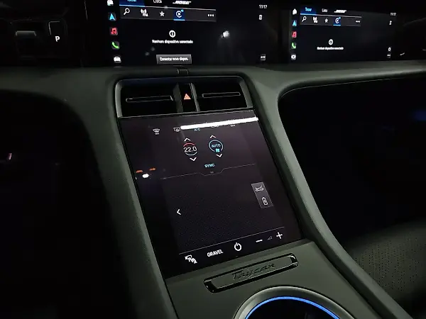 Porsche Taycan - Imagem 14