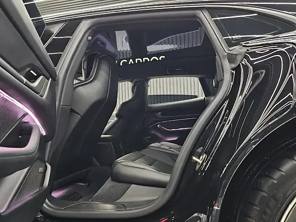 Porsche Taycan - Imagem 20
