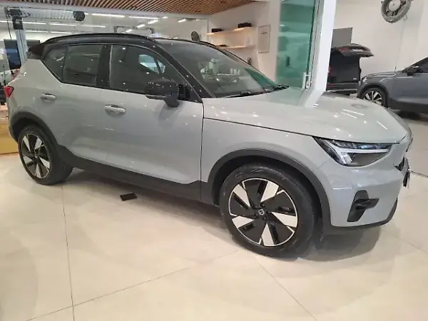 Volvo XC40 Recharge - Imagem 3