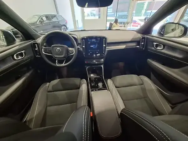 Volvo XC40 Recharge - Imagem 7