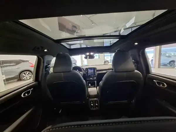 Volvo XC40 Recharge - Imagem 11