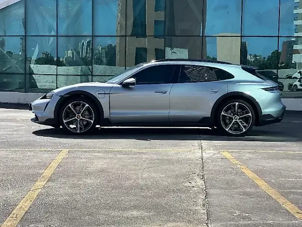 Porsche Taycan - Imagem 1