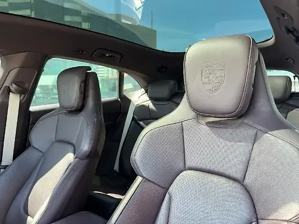 Porsche Taycan - Imagem 14