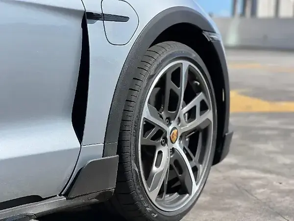 Porsche Taycan - Imagem 13