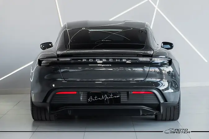 Porsche Taycan - Imagem 4